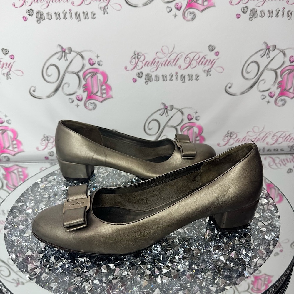 Salvatore ferragamo Elegant Bronz Shoes with Bow Detail heels metal emblem shiny